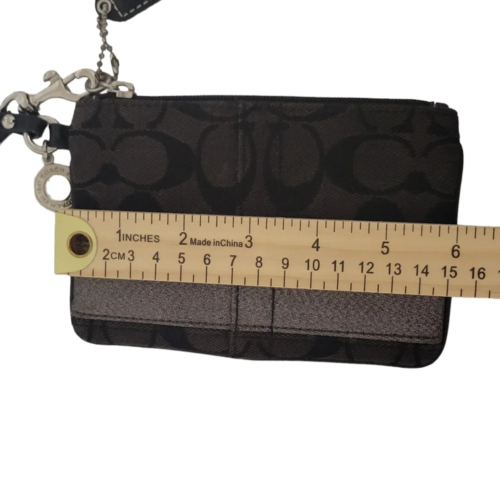 Coach Signature Jacquard Wristlet Black Charcoal Silver Stripe F06M-40028